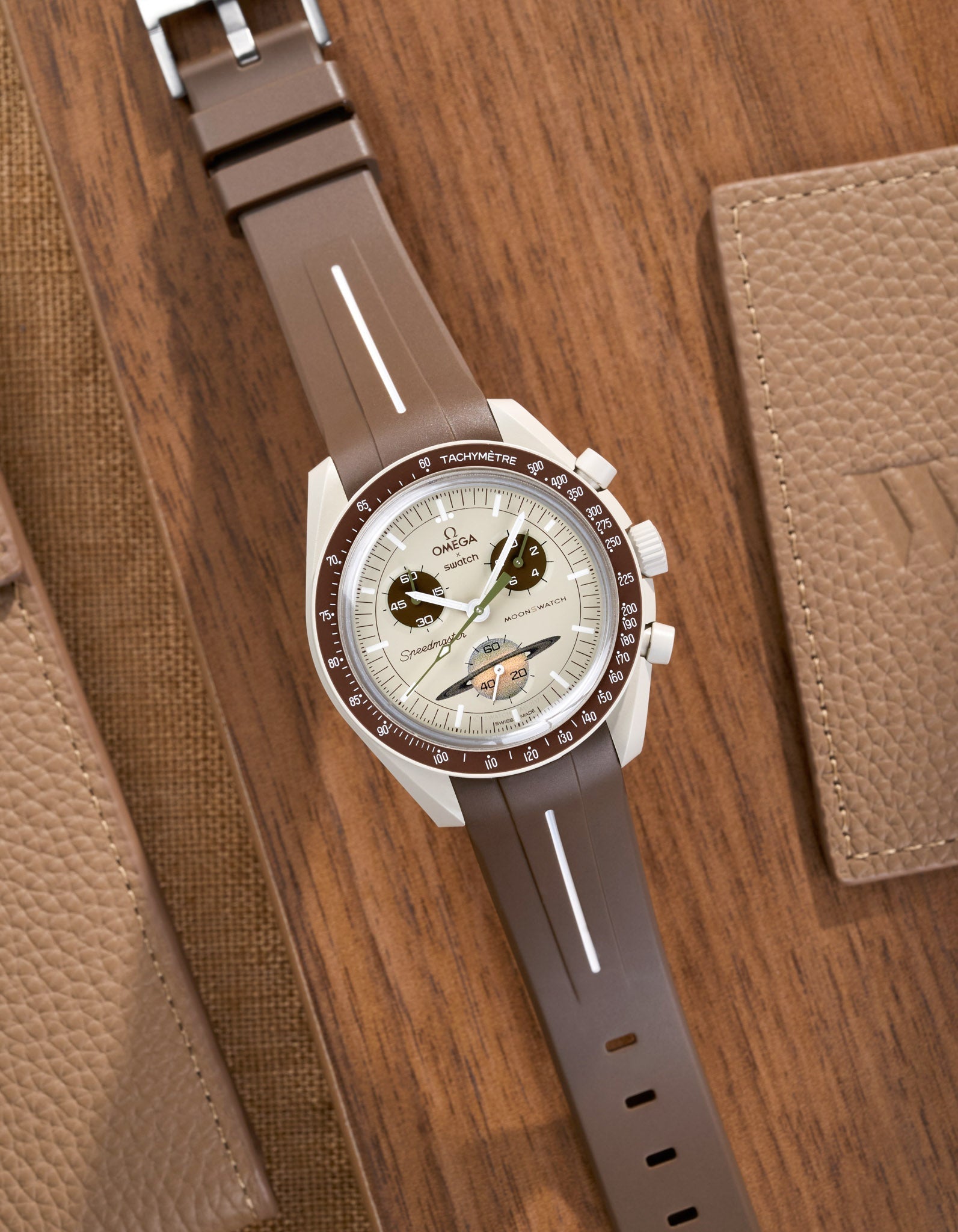 Pulseira de borracha curva - marrom